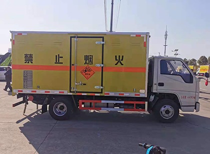 沙洋爆破器材运输车工人安全操作规范与智能技术保障
